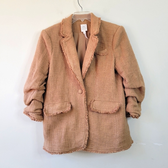 Cinq à Sept Khloe Boucle Blazer in Sahara Tan size 14 - Picture 5 of 10